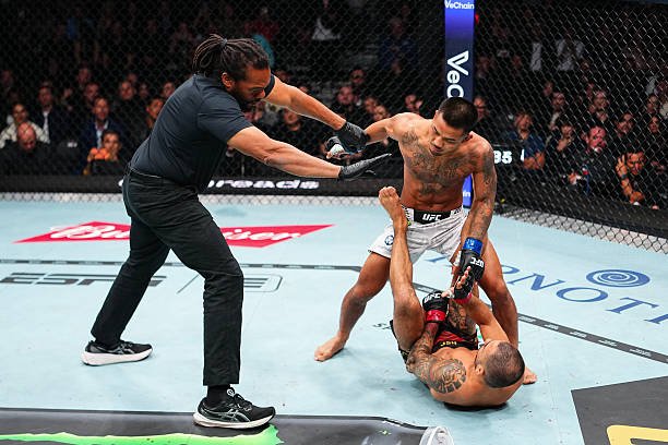 Alexandre Pantoja’s injury: Demetrious Johnson gives his thoughts on UFC 323 co-main event drama Alexandre Pantoja’s injury: Demetrious Johnson gives his thoughts on UFC 323 co-main event drama